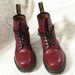 Dr. Martens 1460. US8 Men’s  US 9 Women UK6 EU39